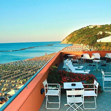 Giovanna Regina Hotel Gabicce Mare Εξωτερικό φωτογραφία