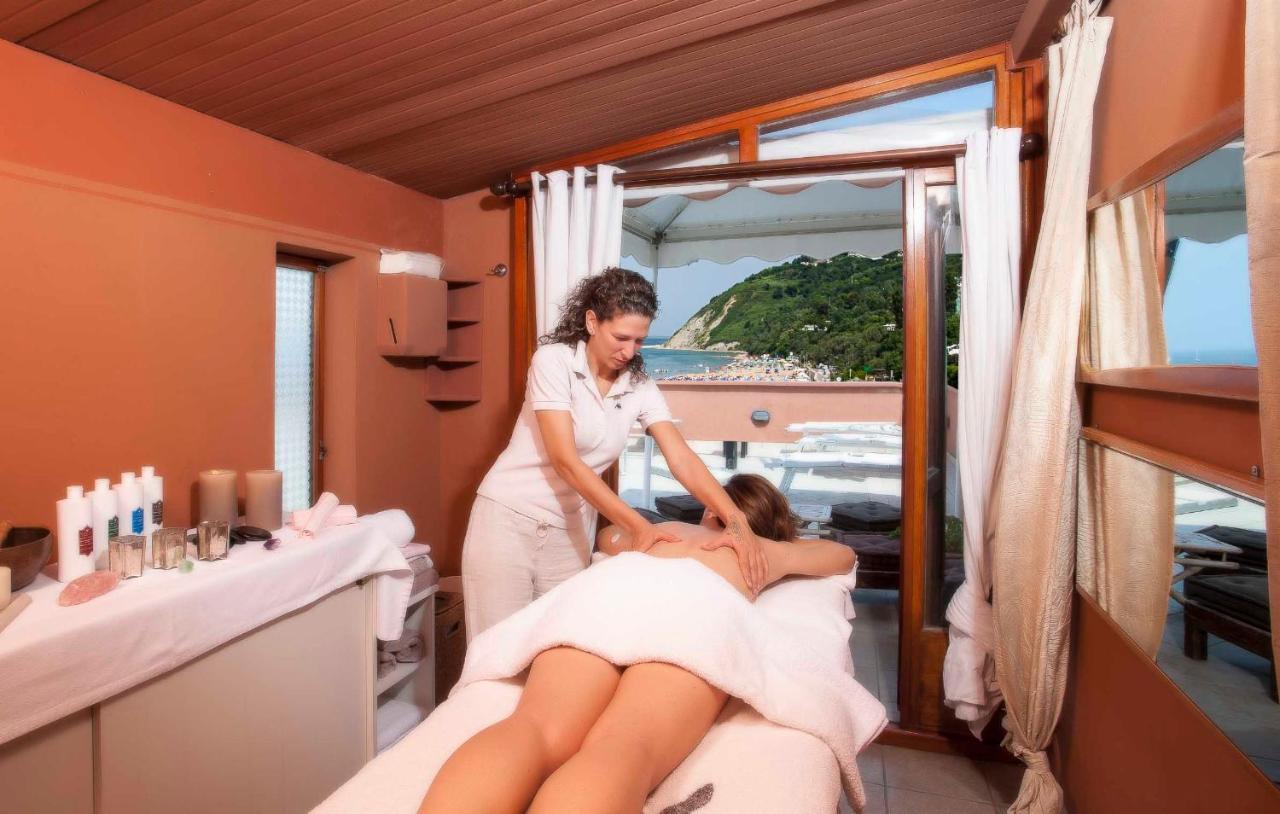 Giovanna Regina Hotel Gabicce Mare Εξωτερικό φωτογραφία